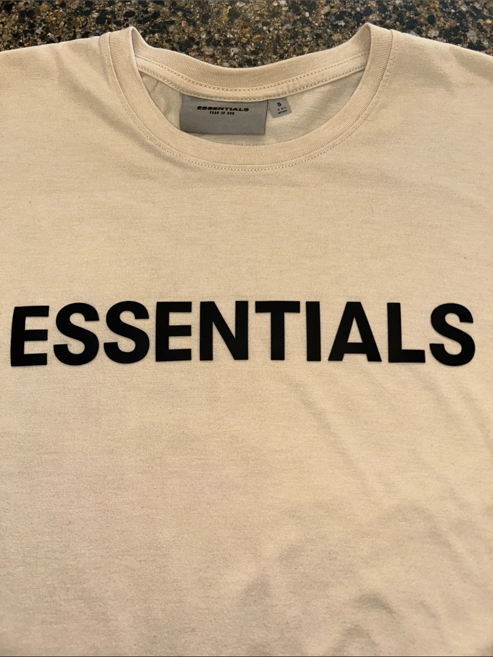 Essentials Fear Of God Unisex Cream/Light Tan T‑Shirt with Black Logo - Picture 3 of 6